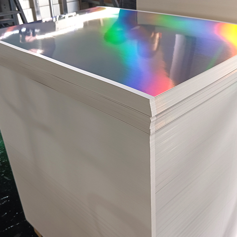 Stevig holografisch karton